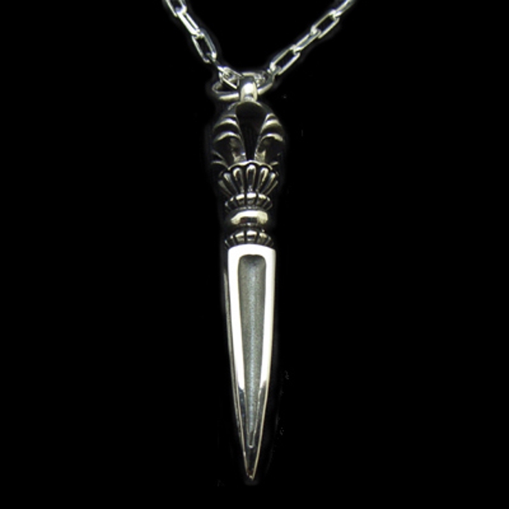 925シルバー 剣型ネックレストップ 剣925シルバー ネックレストップ ペンダント、剣のデザインと赤い宝石