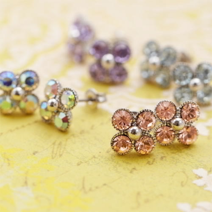 ラインストーンが煌くお花モチーフピアス チタン製ポスト レインボー | アクセサリーショップPIENA | 詳細画像1 