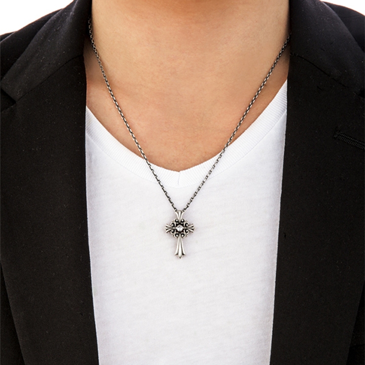 メンズシルバーネックレス クロスフォー Lily 品番 Pena アクセサリーショップpiena アクセサリーショップピエナ のメンズ ファッション通販 Shoplist ショップリスト