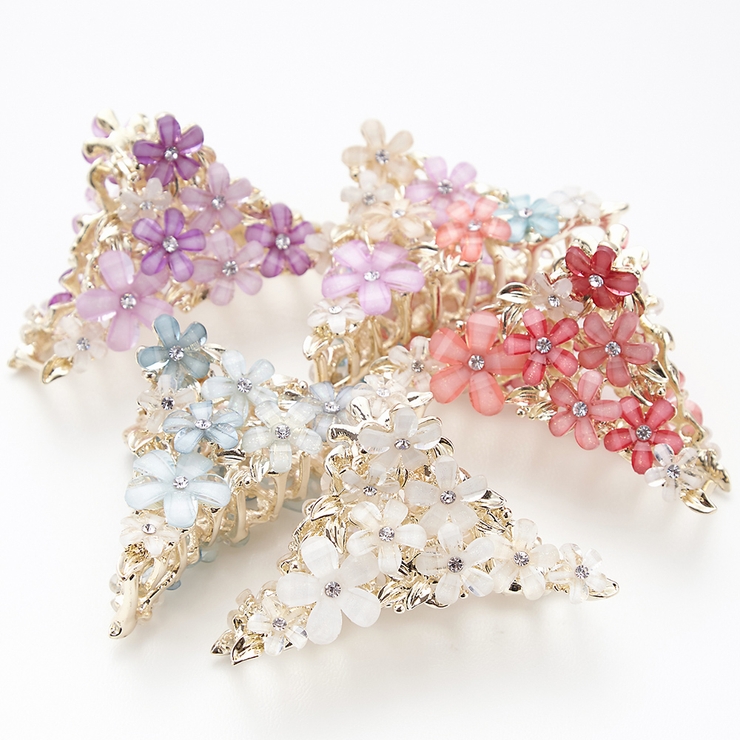 特別価格♡ハンドメイド ヘアアクセサリー♡フラワービジュー♡ツインヘアクリップ フラワービジューのトライアングル形ヘアクリップ バンスクリップ