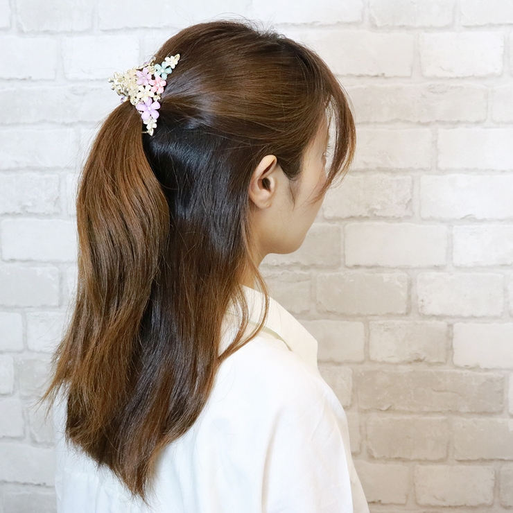 フラワービジューのトライアングル形ヘアクリップ バンスクリップ