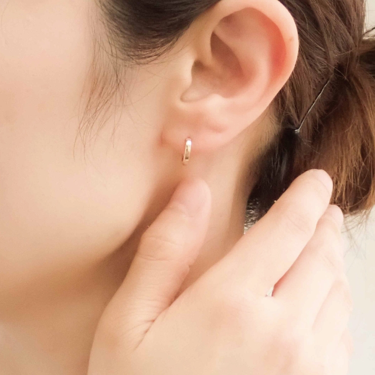 角の有るスタイリッシュな形 カチッと止まるワンタッチフープピアス 中折れタイプ | アクセサリーショップPIENA | 詳細画像3 