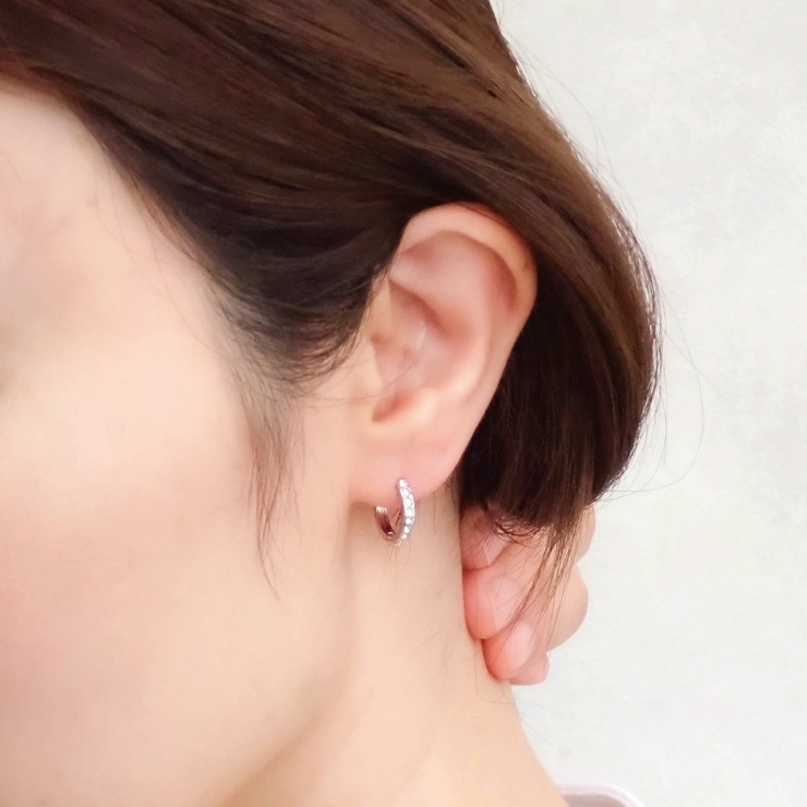 煌く光のラインのワンタッチフープピアス 中折れタイプ | アクセサリーショップPIENA | 詳細画像7 