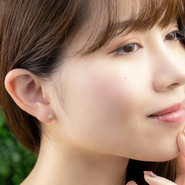 ラインストーンお花型ピアス チタンポストでアレルギーも安心 セカンドピアスにオス… | アクセサリーショップPIENA | 詳細画像4 