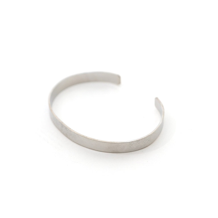 シルバー | シンプルテクスチャーバングル バングル アクセサリー | Pierrot