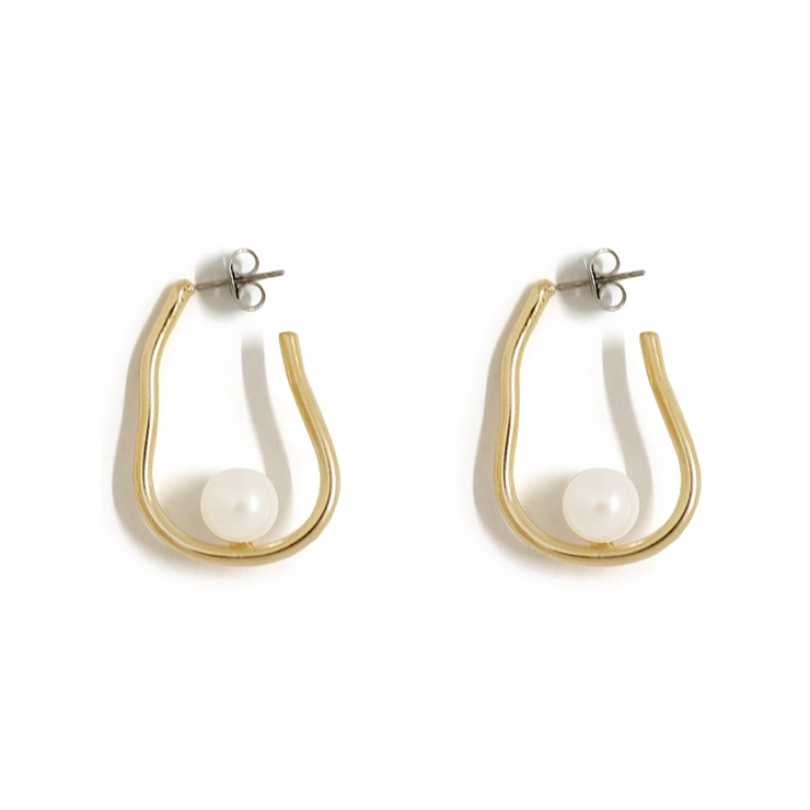 デフォルメフープパールピアス ピアス アクセサリー[品番：PRTW0005186