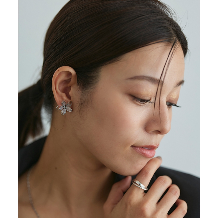 ラインフラワーラメエポピアス