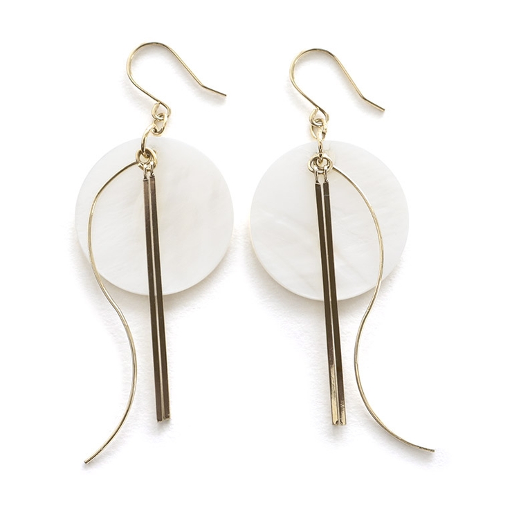 シェルプレートピアス ピアス アクセサリー アクセ シェル 品番 Prtw Pierrot ピエロ のレディースファッション通販 Shoplist ショップリスト