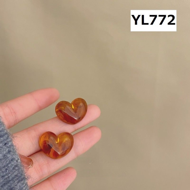 スタッドピアス アクセサリー 琥珀色 | PlusNao | 詳細画像3 