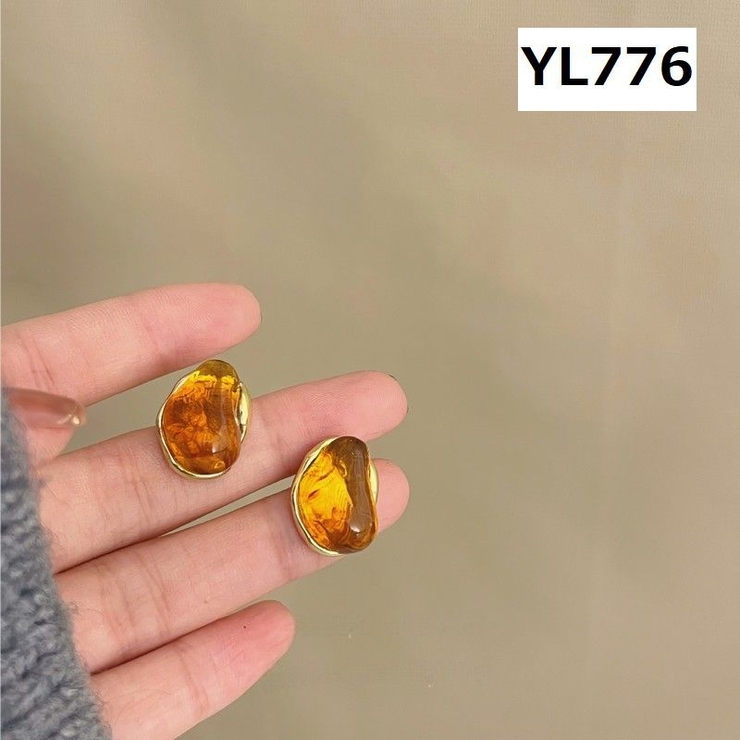 スタッドピアス アクセサリー 琥珀色 | PlusNao | 詳細画像4 