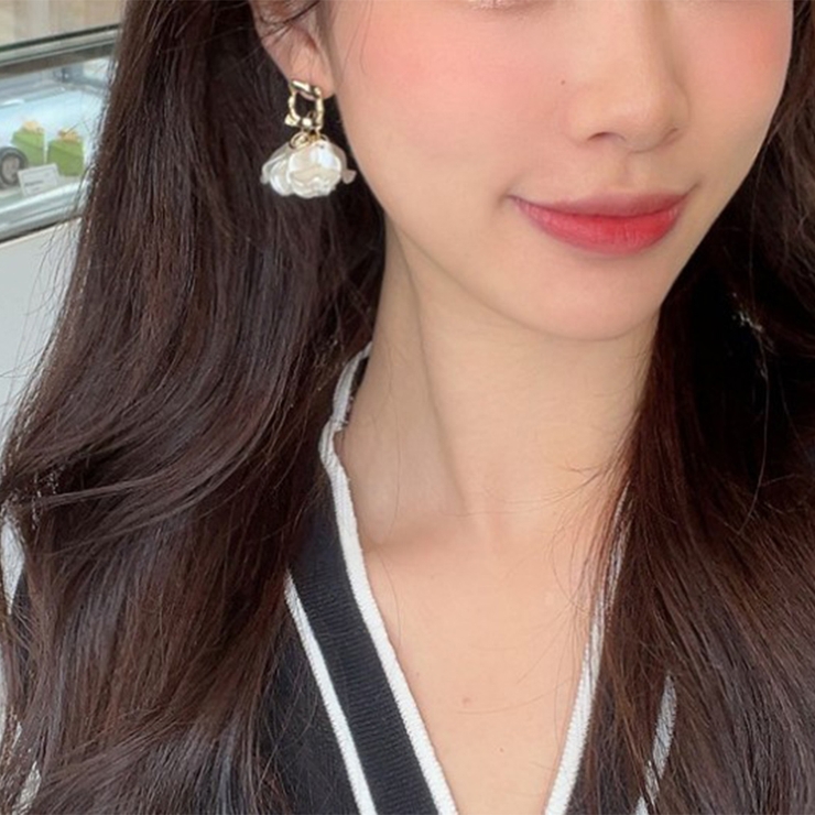 花びらのドロップ ピアス 韓国ファッション | RAKUku | 詳細画像2 