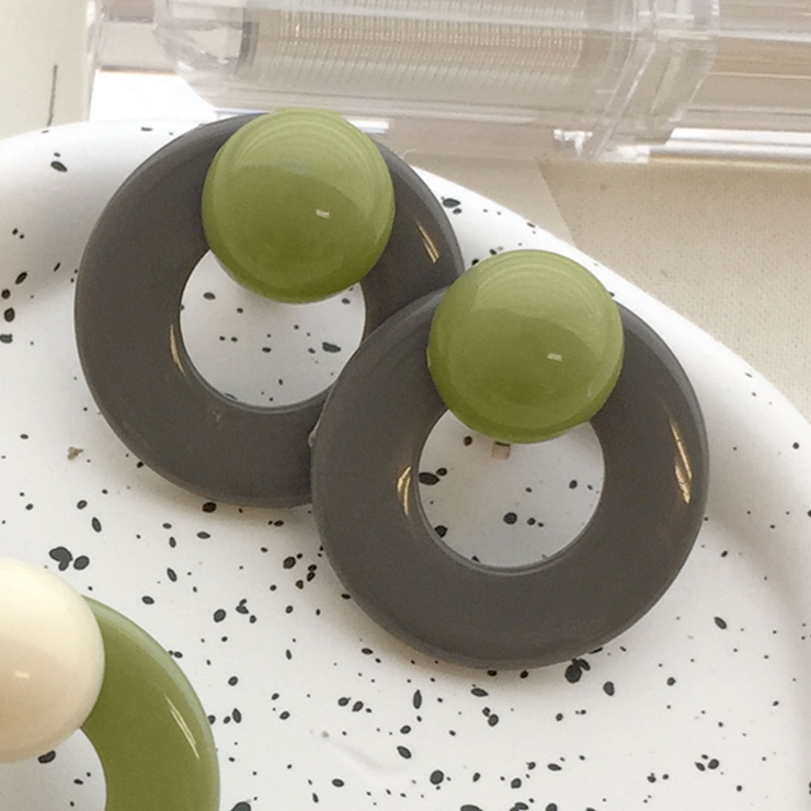 グレー | バイカラーサークルモチーフイヤリング | RAKUku