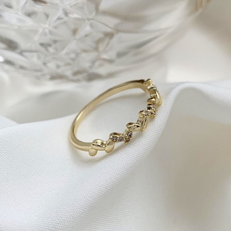 リーフモチーフリング[品番：RKKW0002722]｜RAKUku（ラクク）の