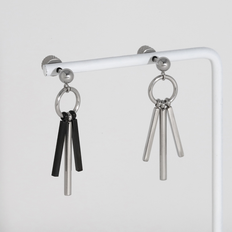 軟骨ピアス スタイリッシュロングスティックバー3連シェイプ揺れる ボディピアス | ボディピアス専門店凛RIN | 詳細画像3 