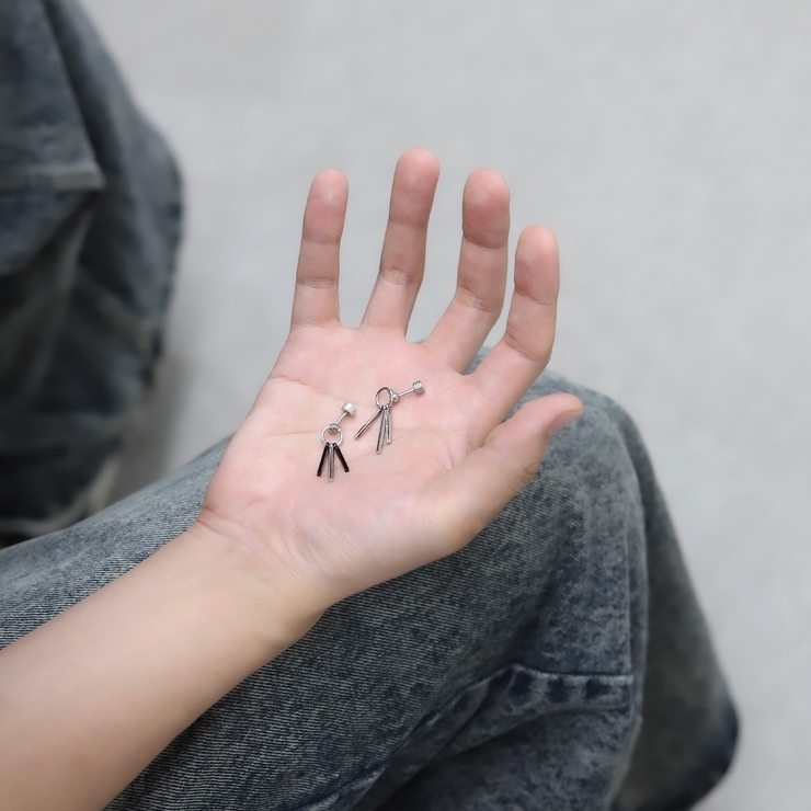 軟骨ピアス スタイリッシュロングスティックバー3連シェイプ揺れる ボディピアス | ボディピアス専門店凛RIN | 詳細画像8 