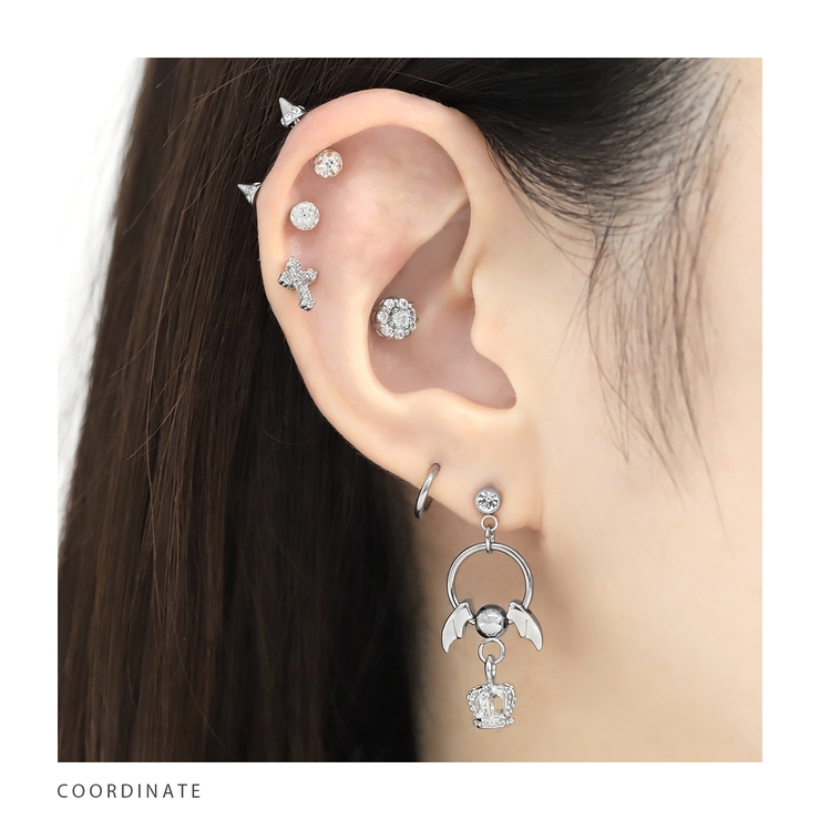 軟骨ピアス お花みたいなフラワージュエルビジュー花金属