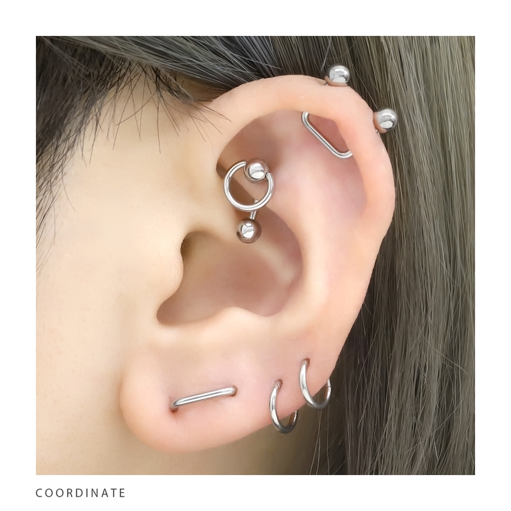 軟骨ピアス シンプルスクエアsurface シルバーサーフェイスバーベル