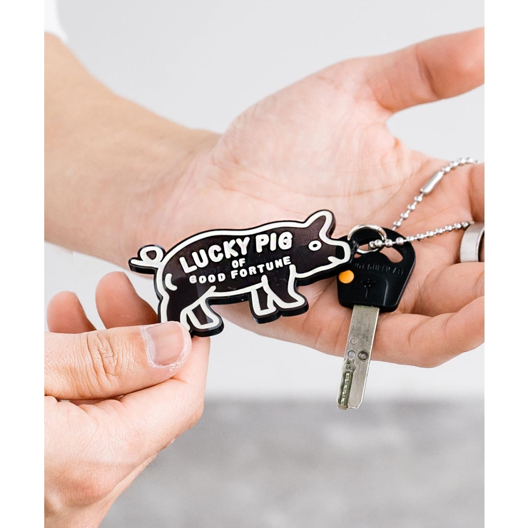 PIG(ブラック) | キーホルダー アクリル アニマル | Rocky Monroe