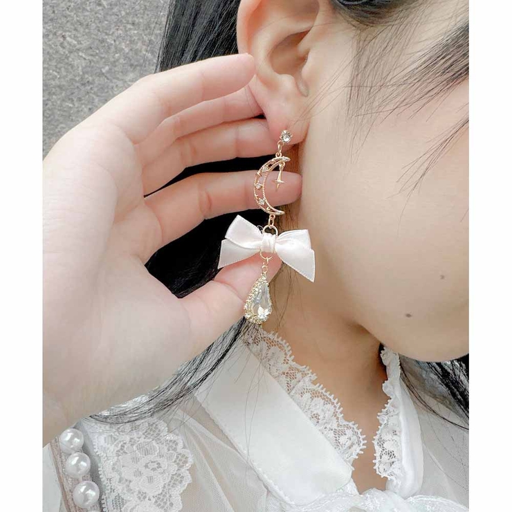 イヤリングコンバーター対応】クリスタルリボンピアス
