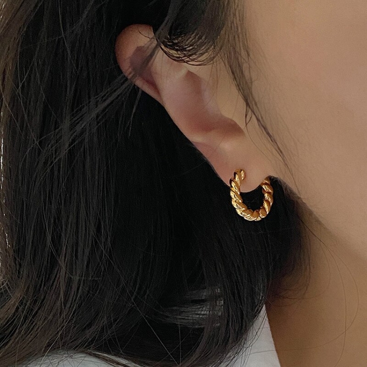 フープピアス サージカルステンレス製 ふっくら ねじれ ひねり