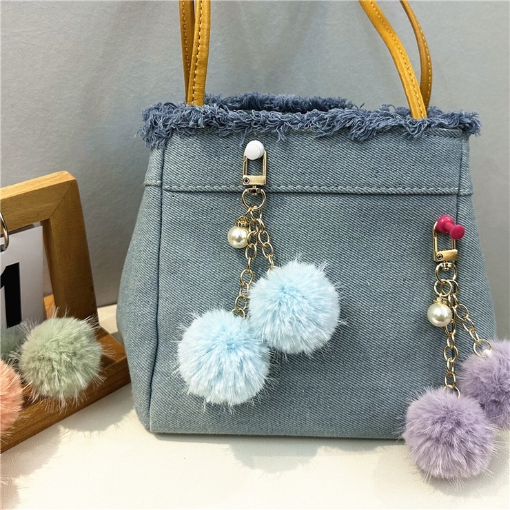 ブルー | ポンポン ファーチャーム ふわふわ | shoppinggo