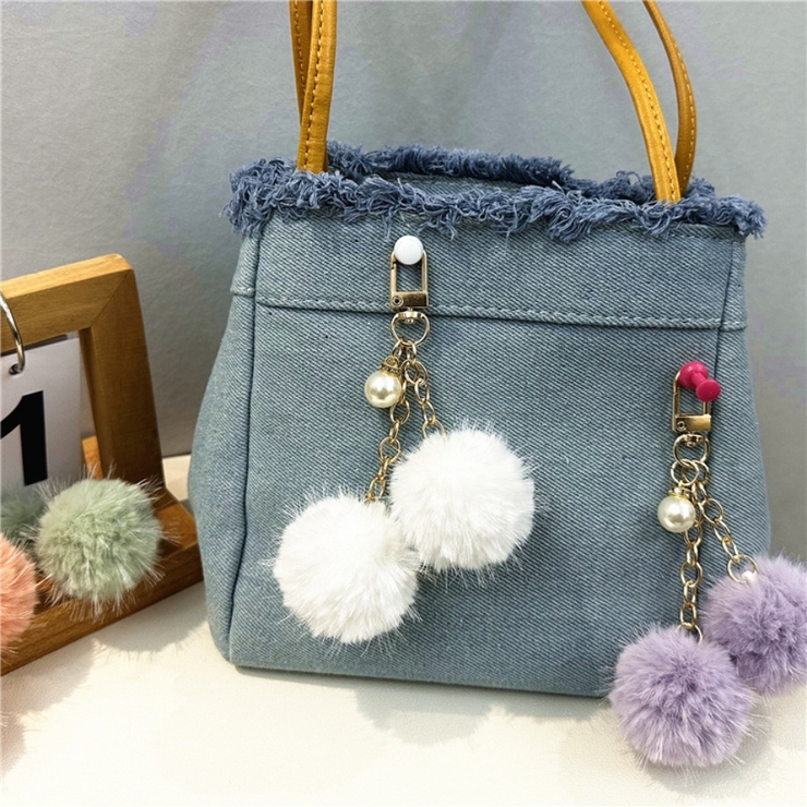 ホワイト | ポンポン ファーチャーム ふわふわ | shoppinggo
