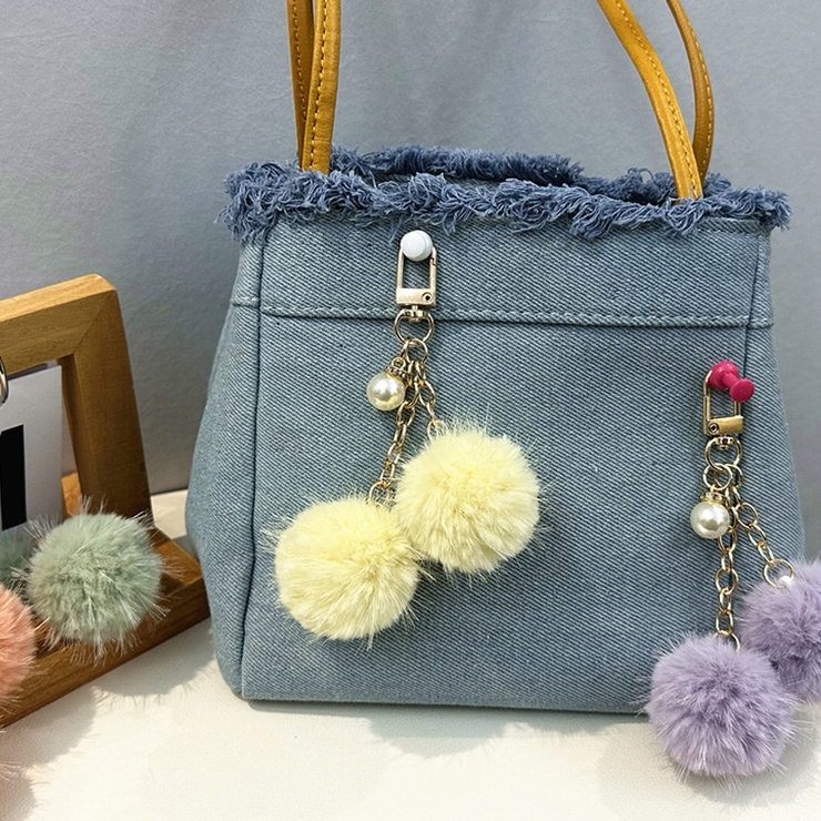 ライトイエロー | ポンポン ファーチャーム ふわふわ | shoppinggo