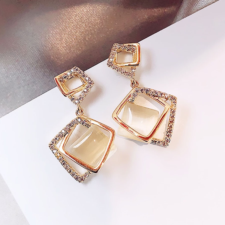 ピアス 揺れる キラキラパーティー プレゼント 女性 人気アクセサリー 品番 Jrkw Shoppinggo ショッピングゴー のレディースファッション通販 Shoplist ショップリスト