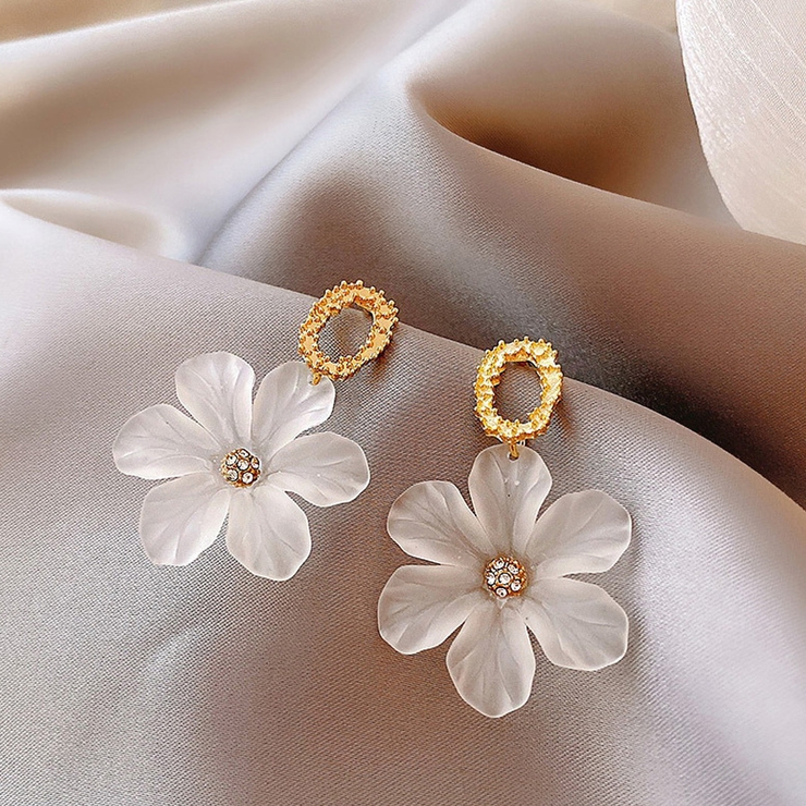 ピアス 揺れる 商品追加値下げ在庫復活 花