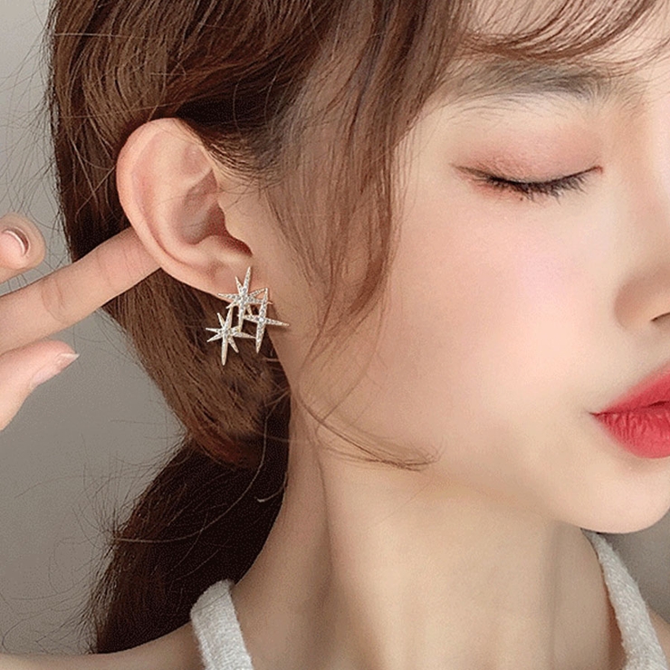 ピアス 星 キラキラ[品番：JRKW0002728]｜shoppinggo