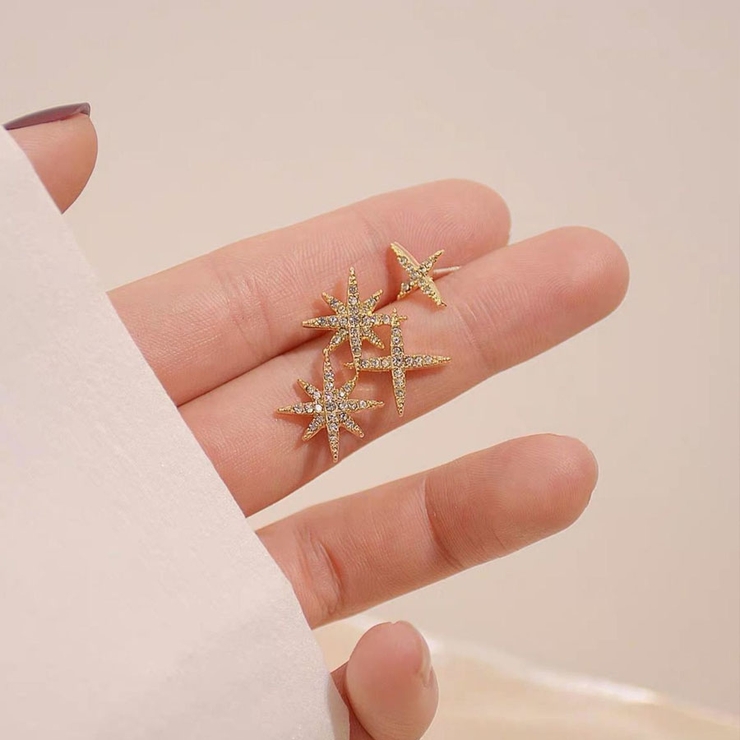 ピアス 星 キラキラ[品番：JRKW0002728]｜shoppinggo