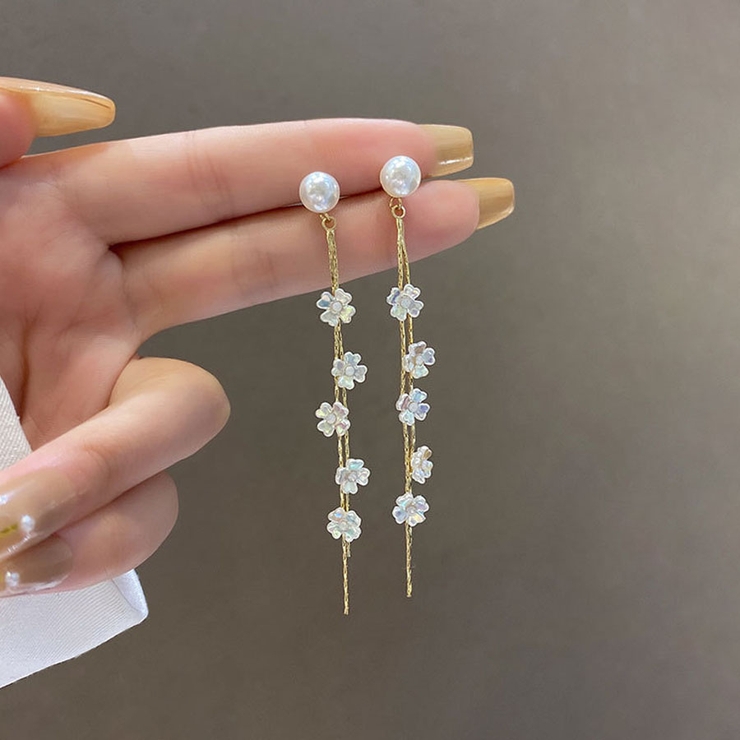 揺れる ロングパールピアス[品番：JRKW0002515]｜shoppinggo
