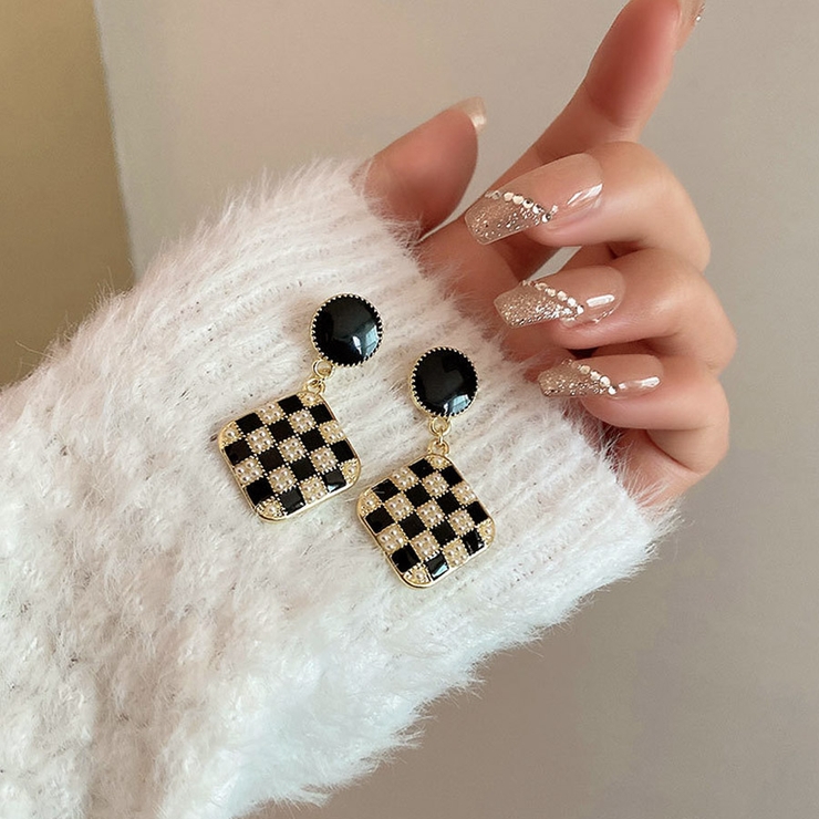 ピアス 四角 揺れる[品番：JRKW0002657]｜shoppinggo