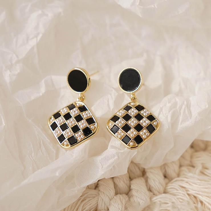 ピアス 四角 揺れる[品番：JRKW0002657]｜shoppinggo