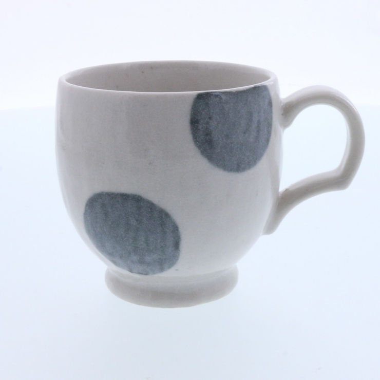 ホワイト | マグカップ 275cc ほっこり水玉 | EAST table