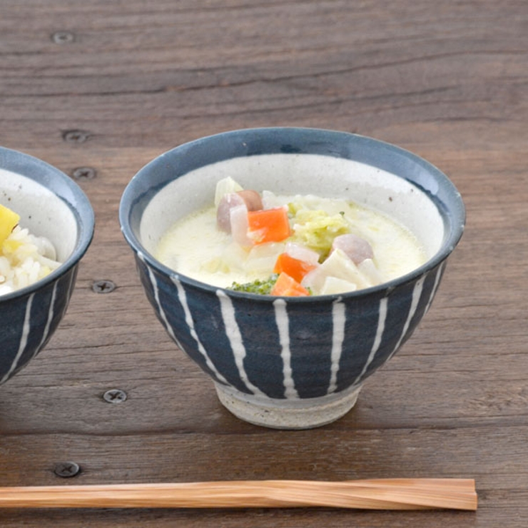 茶碗 土物の茶碗（大）（藍十草）和食器 貫入 | EAST table | 詳細画像1 