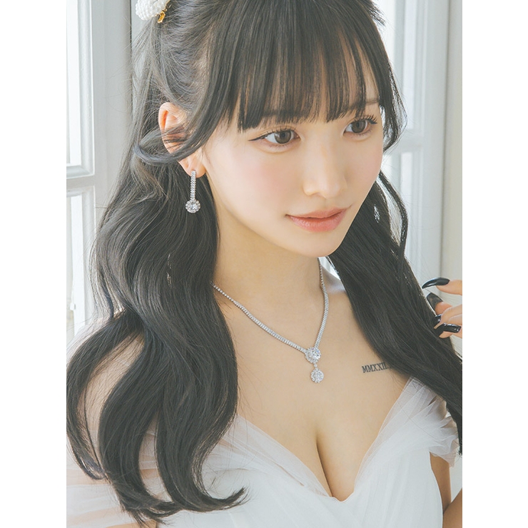 ラウンド×ラインビジューシルバーベースネックレス＆ピアスセット