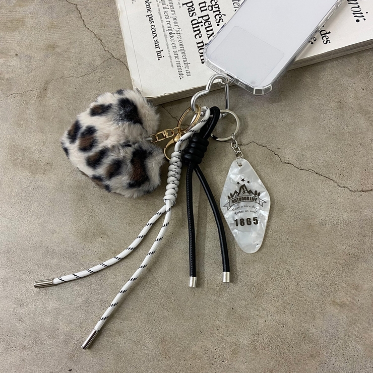 アイボリー | ファーハートチャームストラップ | non-hedge 