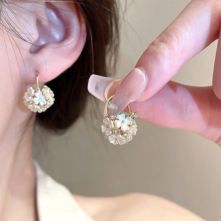 ピアス 花柄 フラワー[品番：THNW0004228]｜ TOKOHANA（トコハナ）の