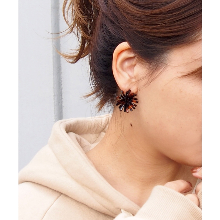 ピアス 花モチーフ アクリル 品番 Trna Transit Accsessory トランジットアクセサリー のレディースファッション通販 Shoplist ショップリスト