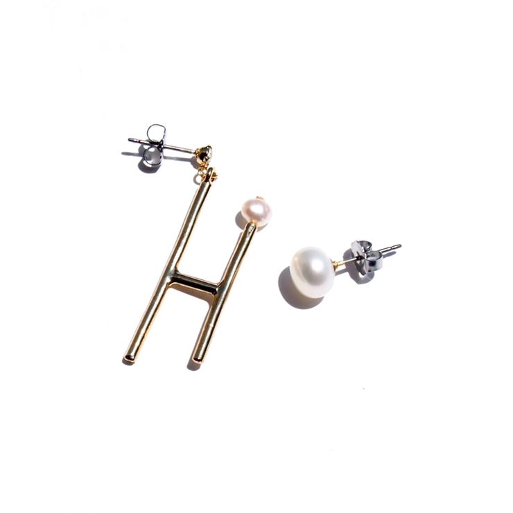 H | オリジナル ピアス イニシャル | TRANSIT ACCSESSORY 