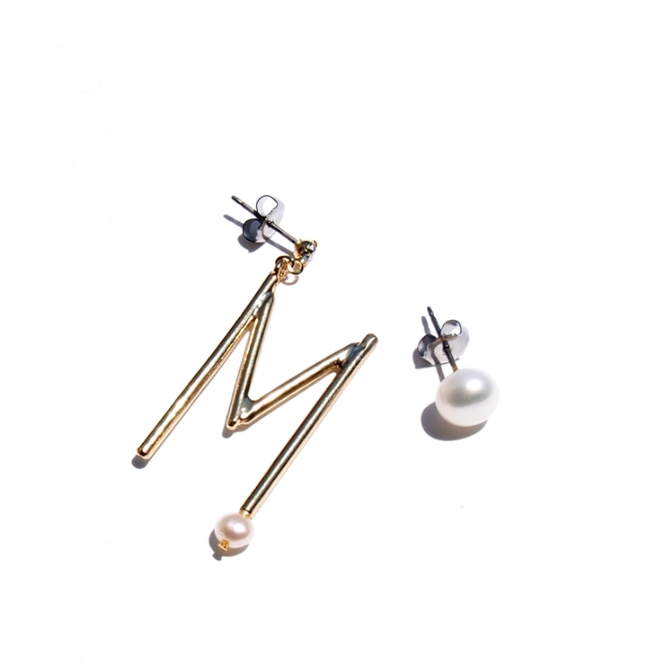 M | オリジナル ピアス イニシャル | TRANSIT ACCSESSORY 