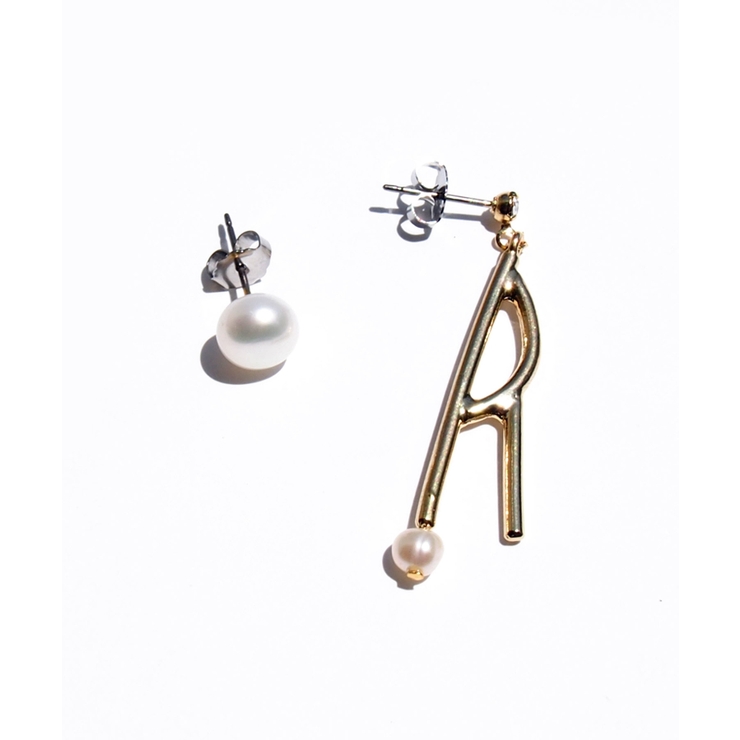 R | オリジナル ピアス イニシャル | TRANSIT ACCSESSORY 