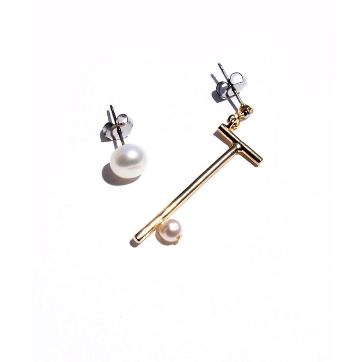 T | オリジナル ピアス イニシャル | TRANSIT ACCSESSORY 