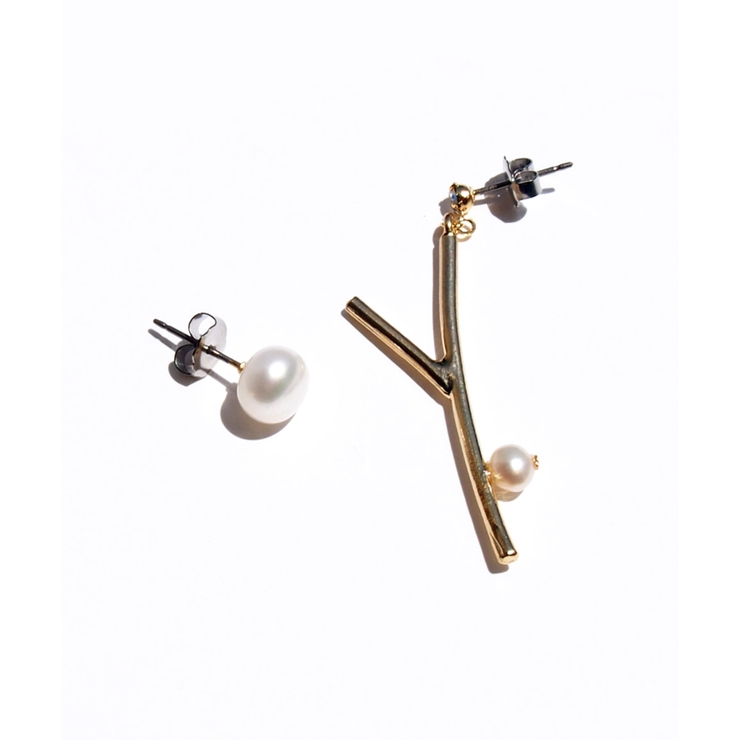 Y | オリジナル ピアス イニシャル | TRANSIT ACCSESSORY 