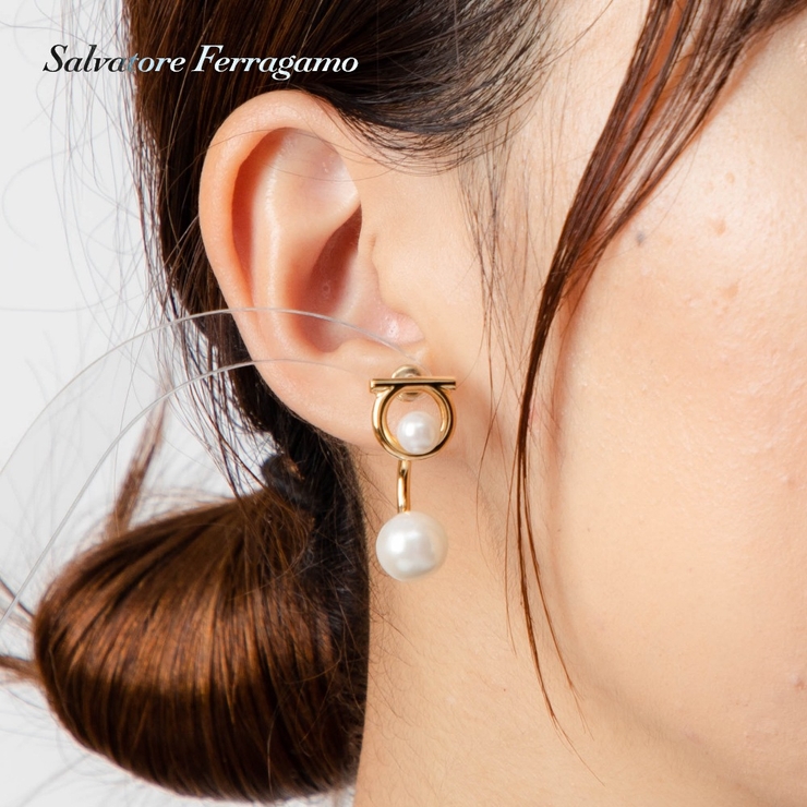 FERRAGAMO サルヴァトーレフェラガモ ピアス レディース ヴァラ