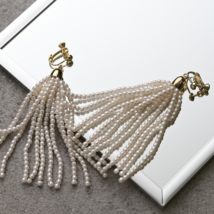 タッセルパールピアス イヤリング ピアス[品番：BECW0009975