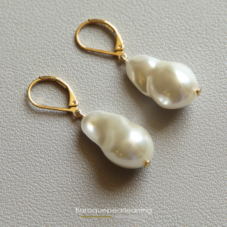 バロックパール ピアス 両耳用[品番：BECW0010246]｜kana（カナ）の