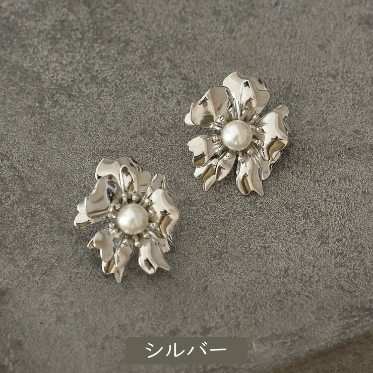 ゴールド】立体感 フラワーメタル ピアス[品番：BECW0010207]｜kana