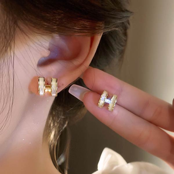 イニシャルデザイン ピアス アクセサリー[品番:VCTW0004354 イニシャルデザイン ピアス アクセサリー[品番:VCTW0004354
